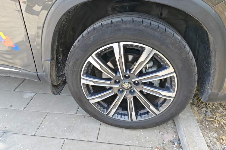 Used CHANGAN CS75 PLUS 2022 2.0T Automatic Flagship Edition Right Front Wheel Hub
