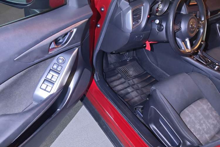 Used Mazda CX-4 2018 2.0L Automatic Two-Wheel Drive Blue Sky Dynamic Version China V Standard
