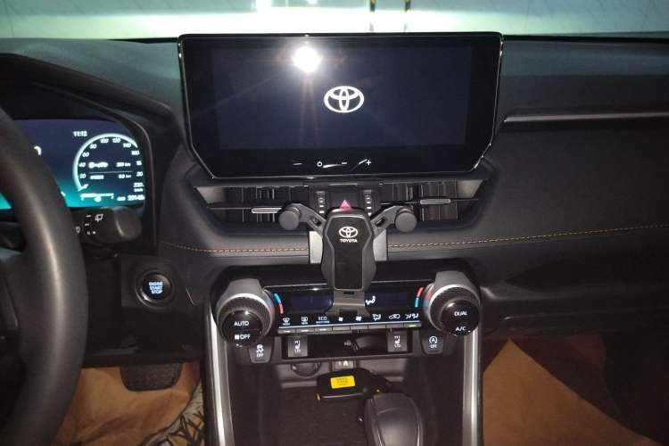 Used Toyota RAV4 2024 2.0L CVT Two-Wheel Drive Fashion Plus Edition
