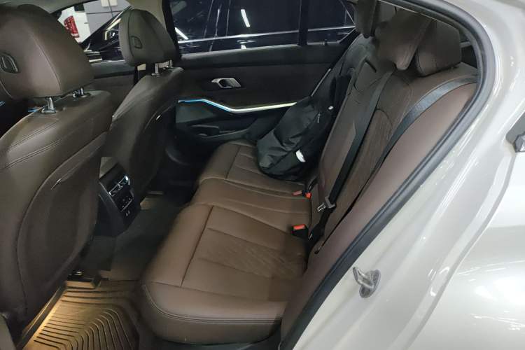 Used BMW i3 2023 eDrive 40 L Midnight Edition
