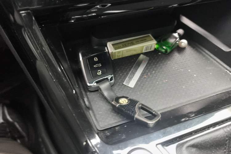 Used Volkswagen Passat 2019 330TSI Elite Edition China VI Vehicle Key