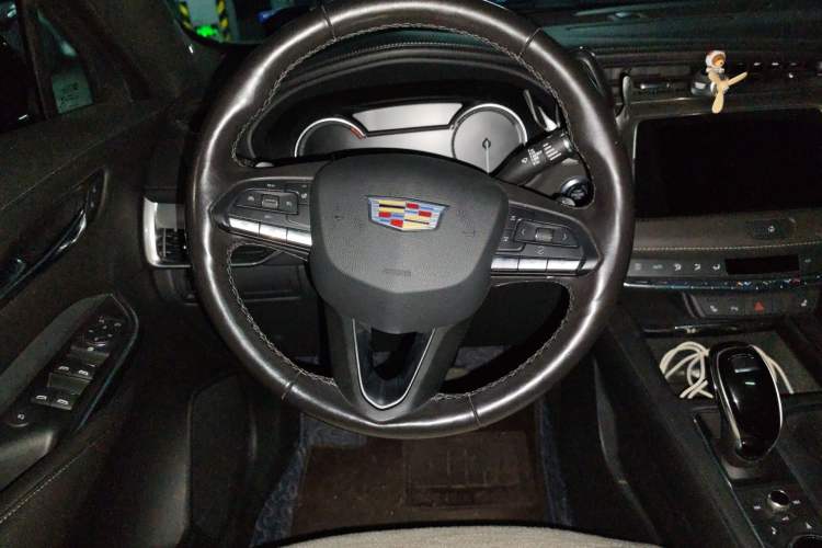 Used Cadillac XT4 2020 28T Two-Wheel-Drive Leading Version Steering Wheel