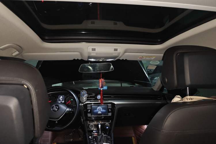 Used Volkswagen Magotan 2018 330TSI DSG Advanced Model Headliner