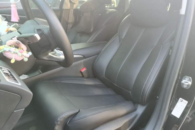 Used Buick LaCrosse 2023 28T Prestige Edition Left Front Seat