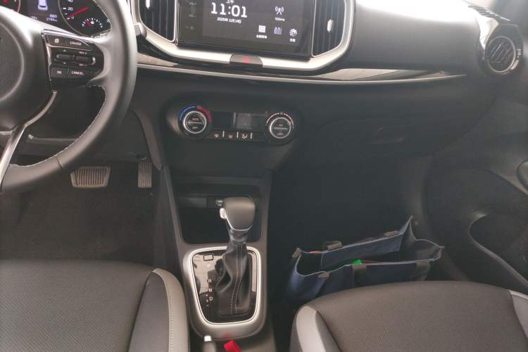 Used Kia kx1 Stonic 2021 1.4L CVT Sunroof Model
