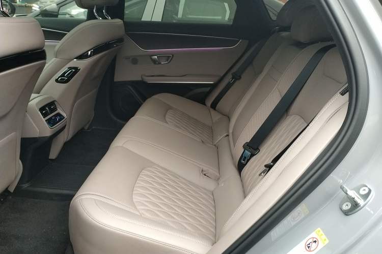 Used BYD Han 2025 DM-i 125KM LiDAR-Powered Intelligent Driving Model Left Rear Seat