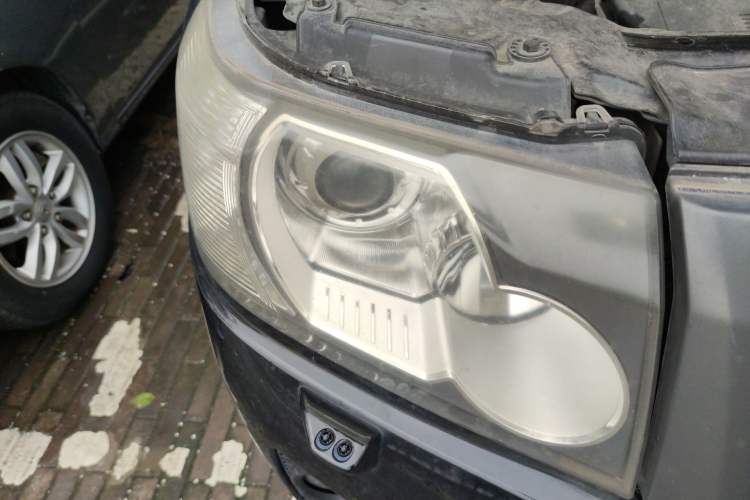 Used Land Rover Freelander 2 2011 2.2T SD4 SE Diesel Edition Right Front Headlight