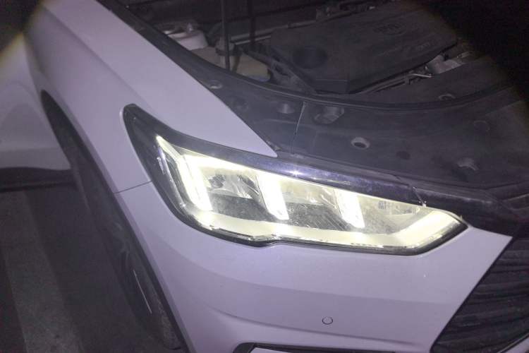 Used BYD Song Pro 2019 1.5T Automatic Luxury Model Right Front Headlight