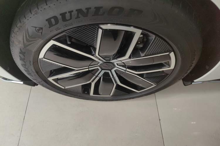 Used Avatr 12 2025 Max All-Electric Version Exterior 4