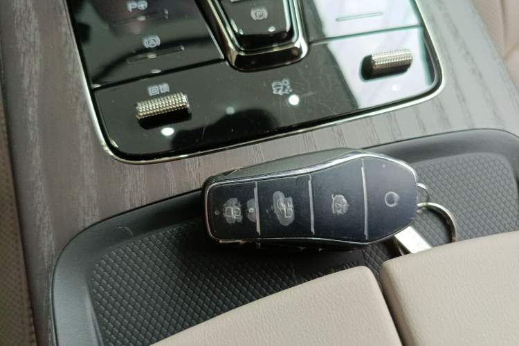 Used BYD Han 2025 EV with 701 km of Laser Radar-Enabled Intelligent Driving