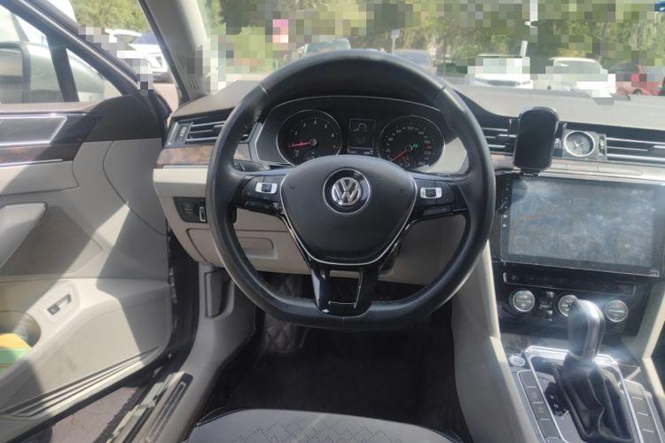 Used Volkswagen Magotan 2017 330TSI DSG Luxury Model