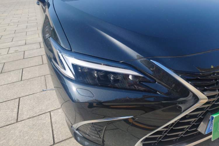 Used Lexus ES 2025 200 Premium Edition Right Front Headlight