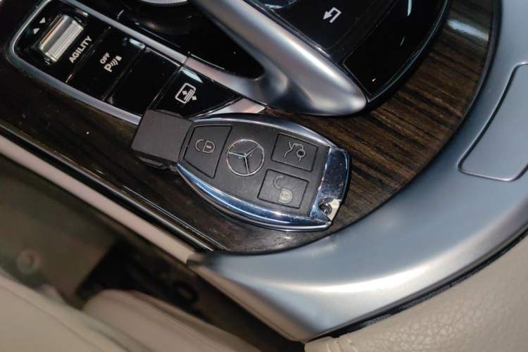 Used Mercedes-Benz C-Class 2015 C 200 L
