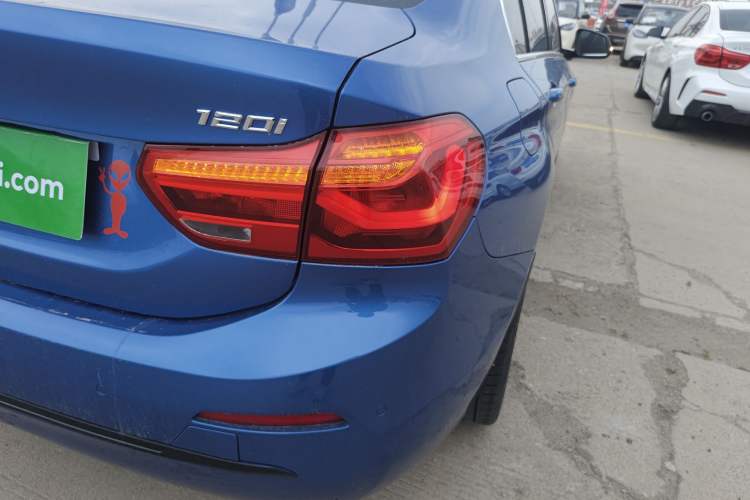 Used BMW 1 Series 2017 118i Sport Edition Exterior 3