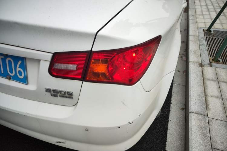 Used Roewe 350 2015 1.5L Manual Luxury Sunroof Edition