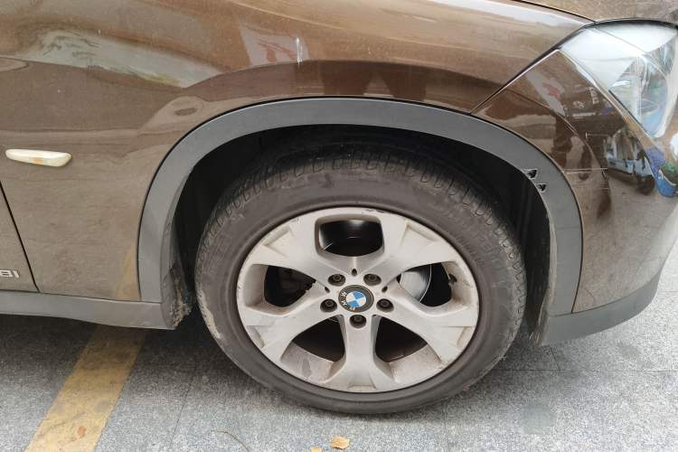 Used BMW X1 2010 sDrive18i Luxury Model Right Front Wheel Hub