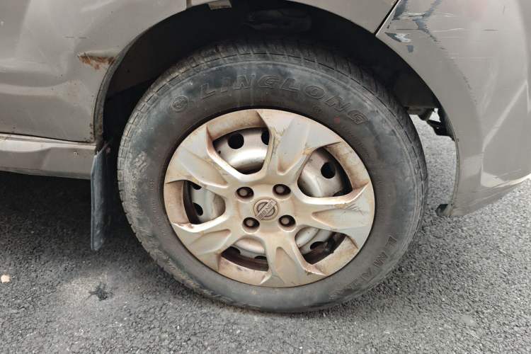 Used Jinbei New Hiace X30L 2016 1.5L Business Edition Van DLCG14 Right Front Wheel Hub