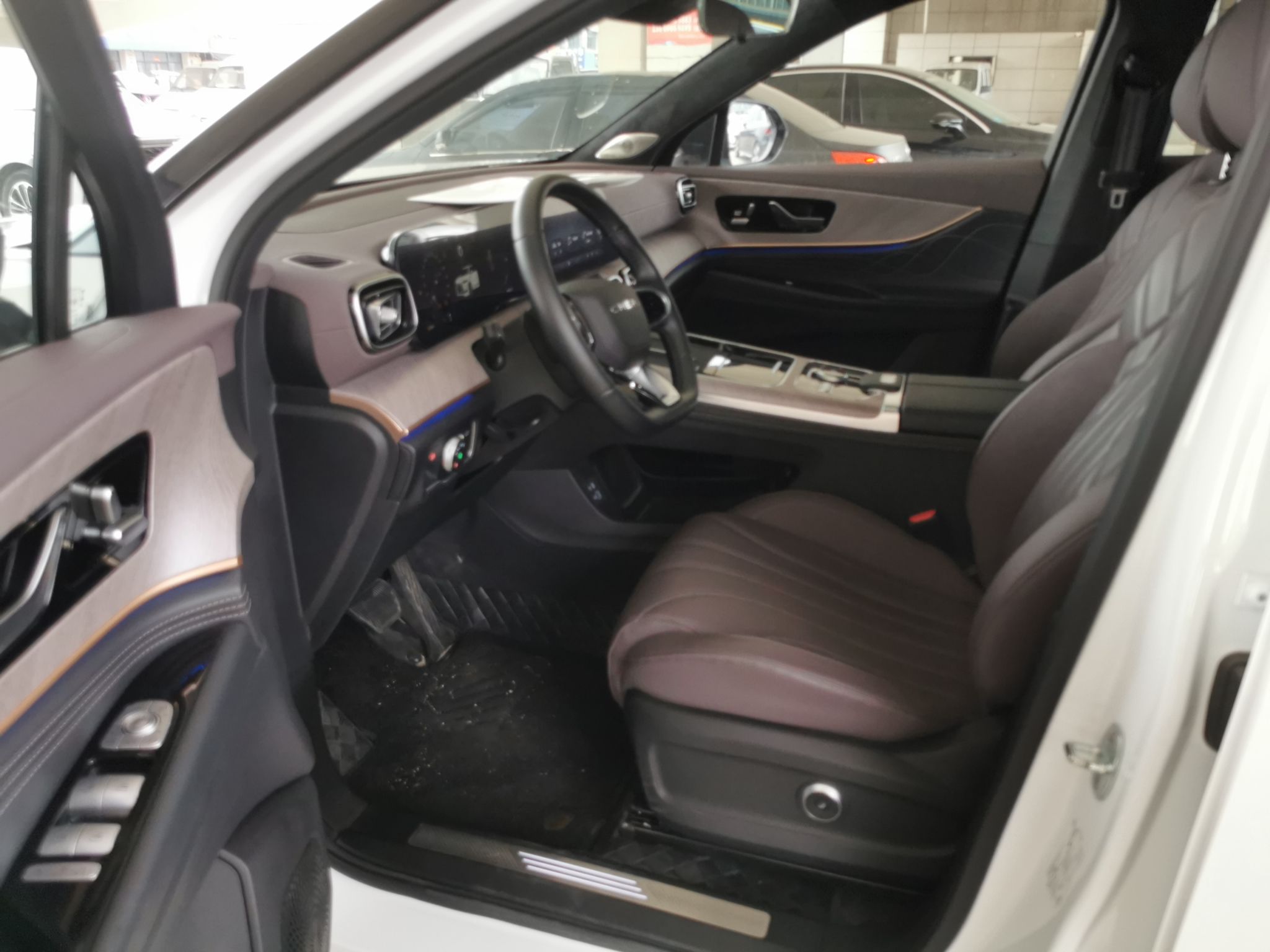 Переднее сиденье в автомобиле