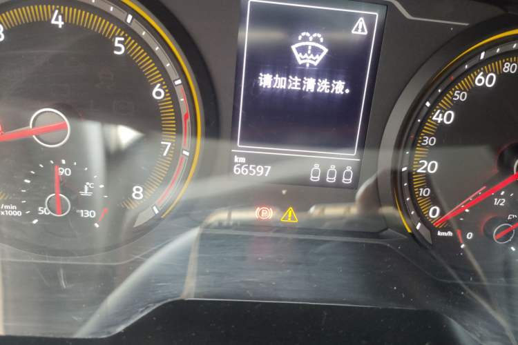 Used Volkswagen Tharu 2021 280TSI Two-Wheel-Drive Luxury Plus Edition Odometer Close Up