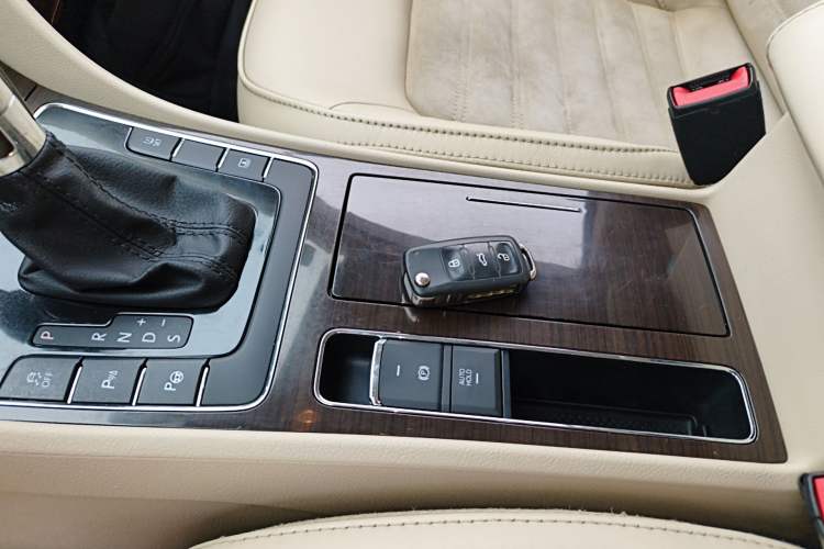 Used Volkswagen Passat 2013 1.8TSI DSG Ultimate Edition
