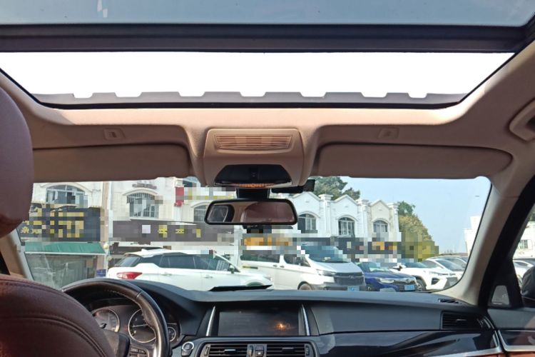 Used BMW 5 Series 2014 520Li Elegant Model
