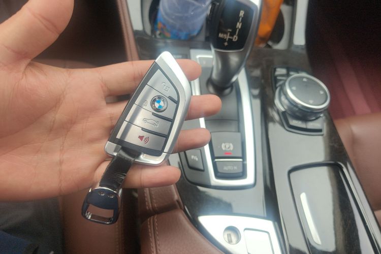 Used BMW 3 Series 2014 320Li Luxury Design Package
