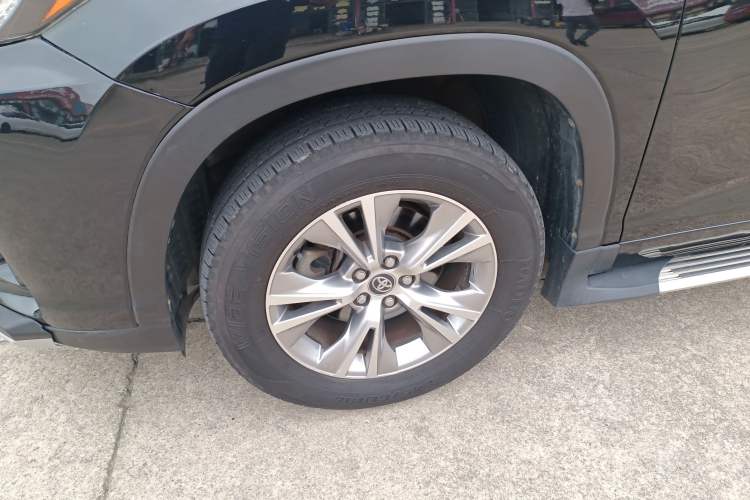 Used Toyota Highlander 2018 2.0T Two-Wheel Drive Elite Edition 5 Seats Emission Standard China V Left Front Wheel Hub