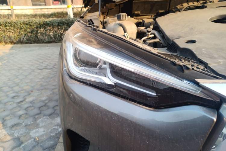 Used Infiniti QX50 2018 2.0T Four-Wheel Drive Elite Edition Right Front Headlight