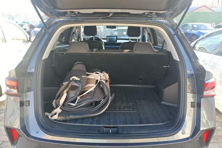 Used Wuling Alvez 2022 1.5L Manual Free-Style Model
