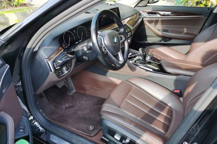 Used BMW 5 Series 2018 525Li Luxury Package
