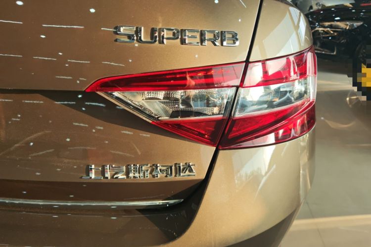 Used Skoda Superb 2018 TSI330 DSG Luxury Edition China V Standard Right Rear Taillight