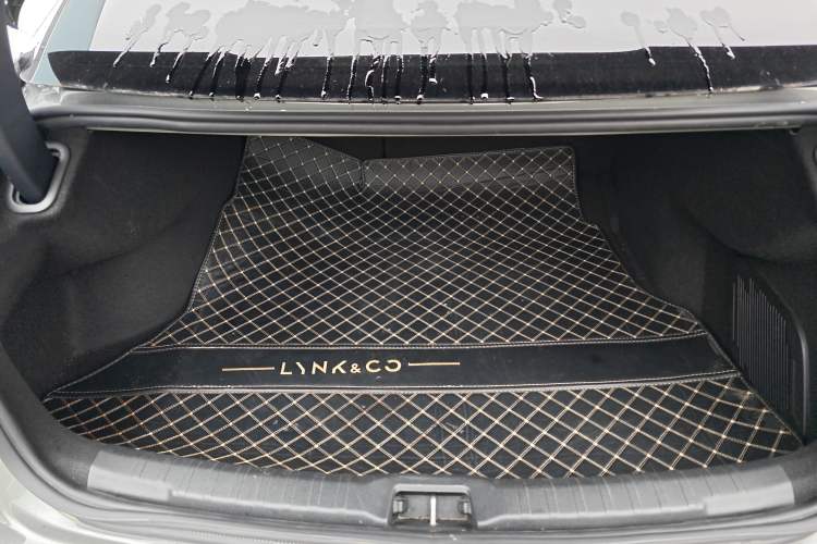 Used Lynk & Co 03 2022 2.0TD DCT JingPro Trunk