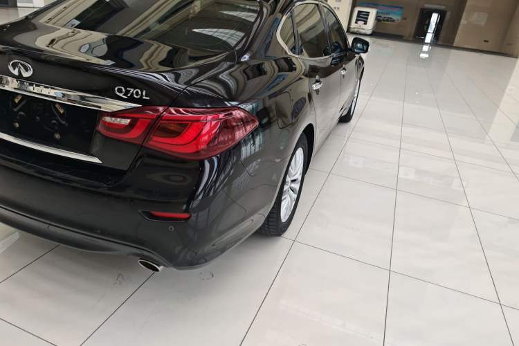 Used Infiniti Q70 2019 Q70L 2.0T Enjoyment Edition Exterior 3