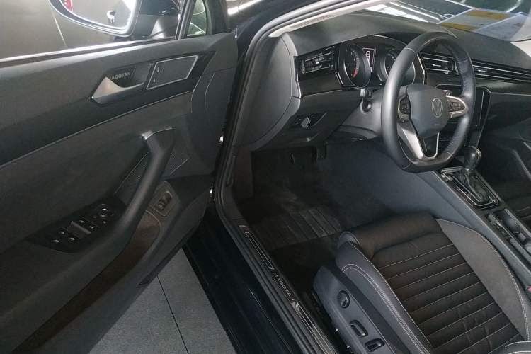 Used Volkswagen Magotan 2020 330TSI DSG Leading Model Driver Seat