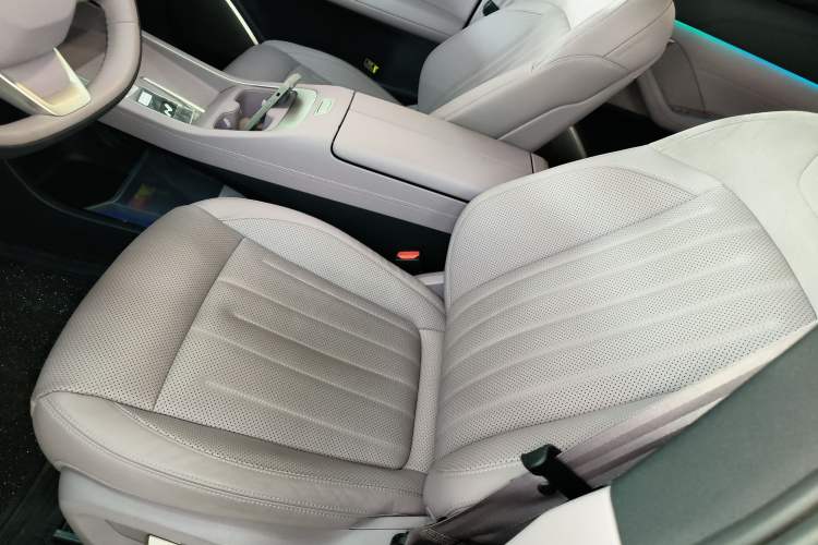 Used ONVO L60 2024 60 kWh Rear-Drive Version