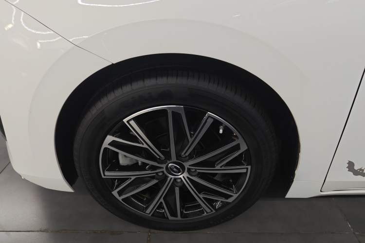 Used GAC Trumpchi E8 New Energy 2024 150km MAX Left Front Wheel Hub