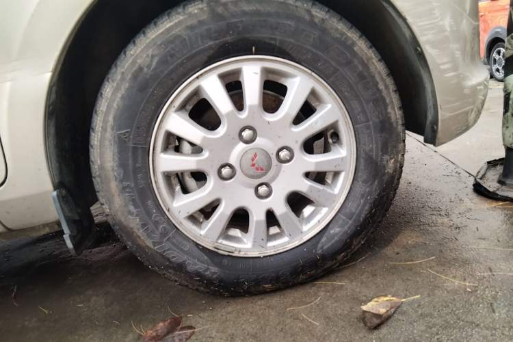 Used Wuling Rongguang V 2018 1.5L Standard Version
