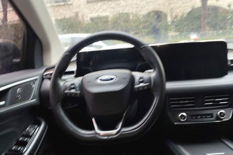 Used Ford Edge 2021 PLUS EcoBoost 245 Two-Wheel-Drive Titanium 7-Seater