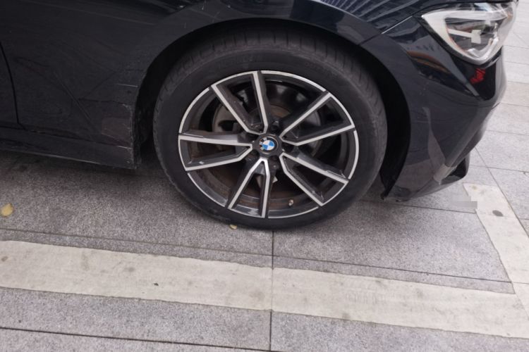 Used BMW 3 Series 2022 325Li M Sport Package Right Front Wheel Hub