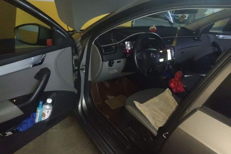 Used Skoda Octavia 2015 1.6L Manual Eado Edition Driver Seat