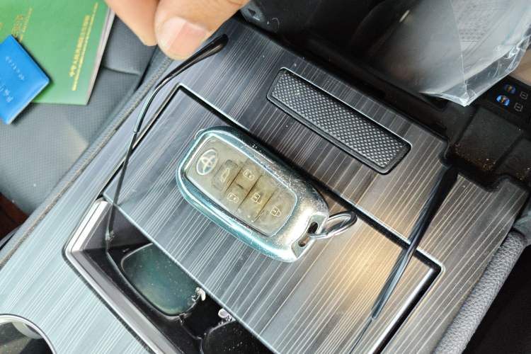 Used Toyota SIENNA 2021 2.5L Hybrid Luxury Edition Vehicle Key