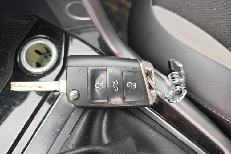 Used Volkswagen T-ROC 2022 280TSI DSG Two-Wheel Drive Elite PLUS Vehicle Key