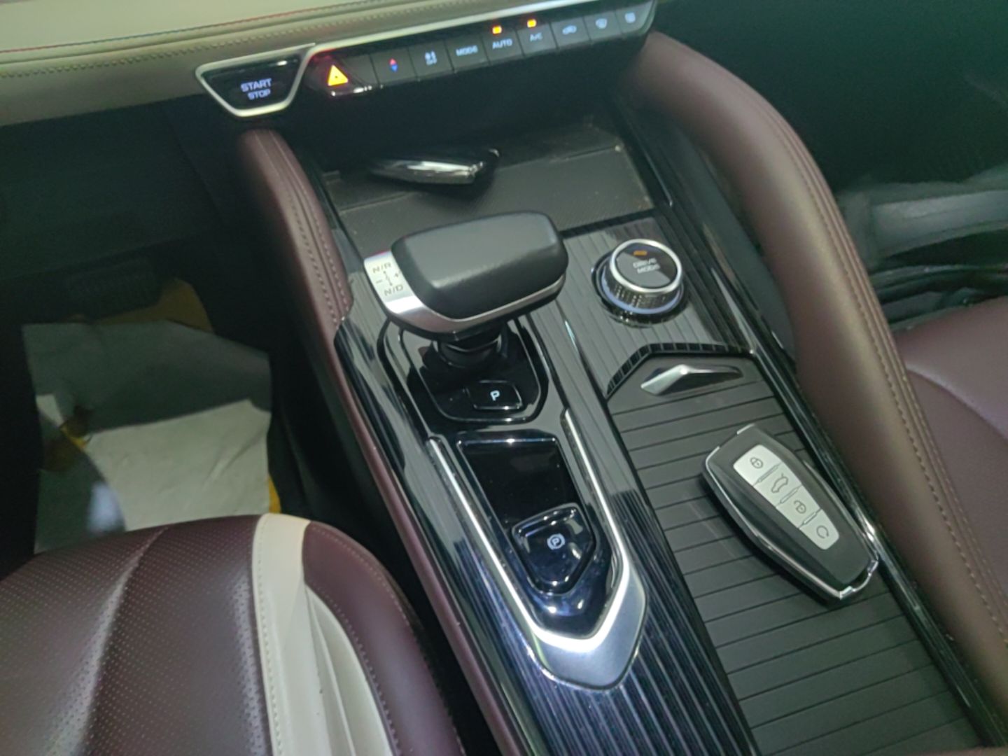 Geely Auto Monjaro L 2024 2.0TD High-Power Automatic Two-Wheel Drive Yunqi Version — снимка 16