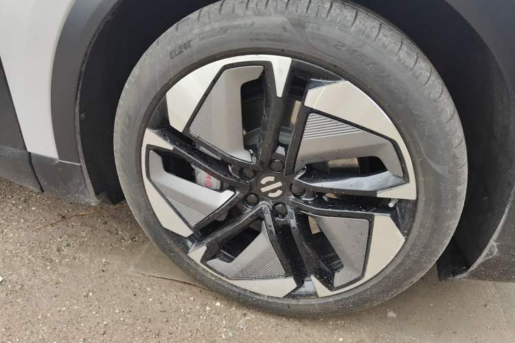 Used HiPhi Y 2023 560 km Pioneer Edition