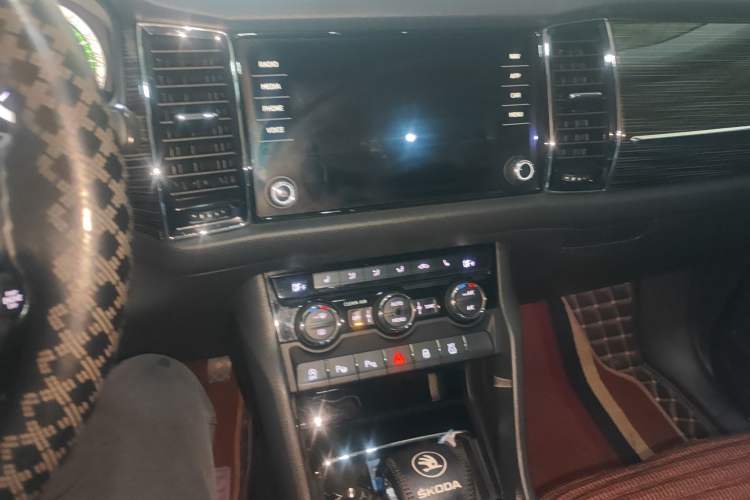 Used Skoda Kodiaq 2018 TSI380 7-Seater Four-Wheel-Drive Flagship Edition Audio And AC Panel