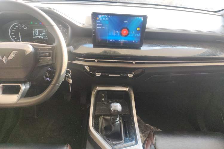 Used Wuling Jiachen 2022 1.5L Manual Enjoyment Elite Model
