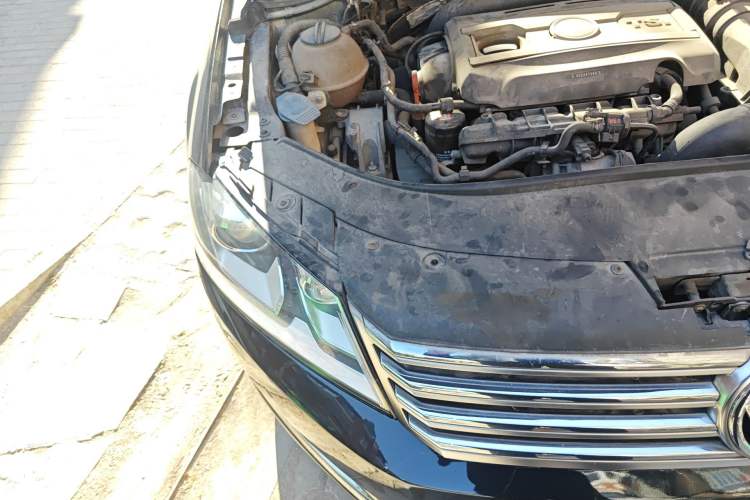 Used Volkswagen Magotan 2012 Facelift 1.8TSI Prestige Model Right Front Headlight