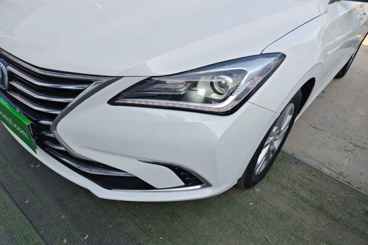 Used Changan Eado 2019 High-Energy Edition 1.6L GDI Manual Pioneer Model China VI Standard
