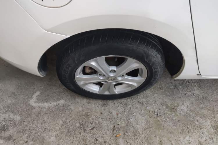 Used Mazda 3 2015 Hatchback 1.6L Manual Comfort Edition Exterior 5