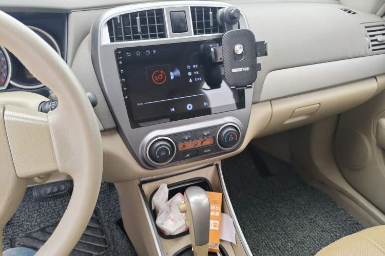 Used Nissan Sylphy 2016 Classic 1.6XE Automatic Leading Edition Audio And AC Panel